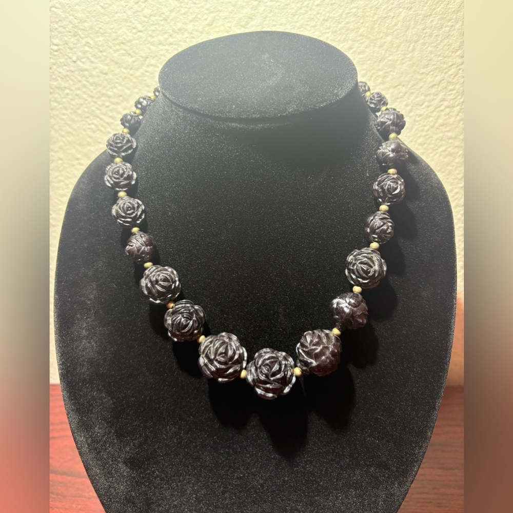 Elegant Vintage Black Rose Necklace